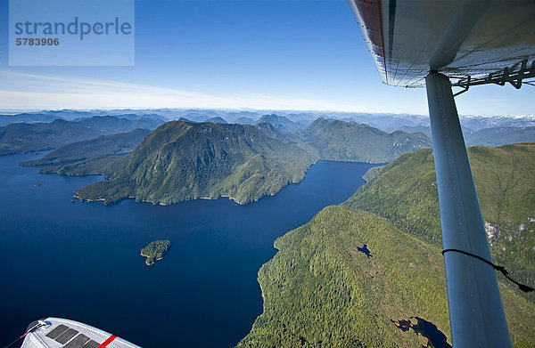 Luftaufnahmen über der Küste von British Columbia Kanada BC