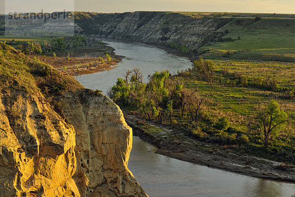 Wind Canyon Sandsteine mit Blick auf die Little Missouri River  Theodore Roosevelt South Unit  North Dakota  USA