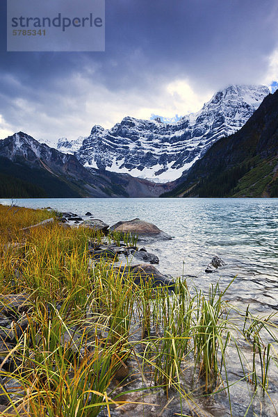 Howse Peak und Chephren Lake  Banff Nationalpark  Alberta