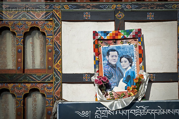 Ein Porträt des geliebten König und der Königin in Paro  Bhutan