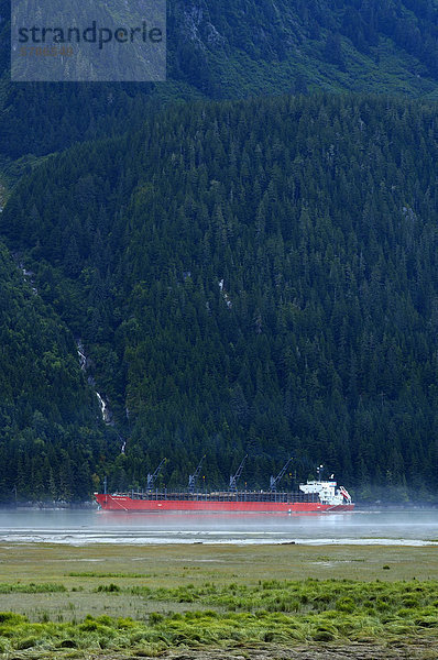 nahe Hochformat beladen Wasser Fotografie gehen Ozean Stadt Schiff britisch Kanada roh