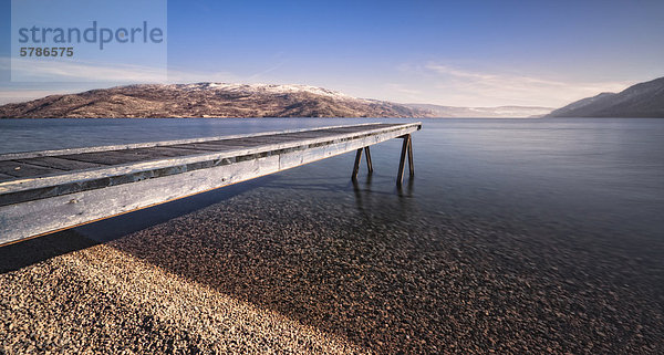 Strandpromenade über Okanagan See am Geweih Beach in der Nähe von Peachland  British Columbia  Kanada.