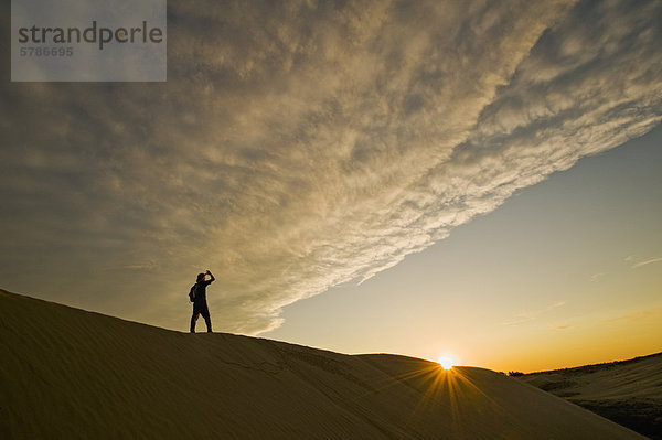 Wandern in den großen Saskatchewan Sandhills  in der Nähe von Zepter  Saskatchewan  Kanada