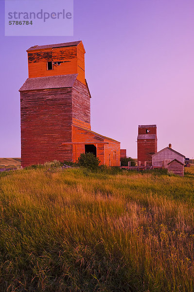 alte Korn Aufzüge  Geisterstadt Neidpath  Saskatchewan  Kanada