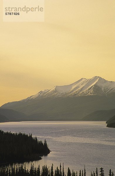 Muncho Lake  Muncho Lake Provincial Park  British Columbia  Kanada.
