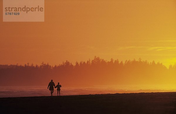 gehen Strand Sonnenuntergang lang langes langer lange British Columbia Kanada