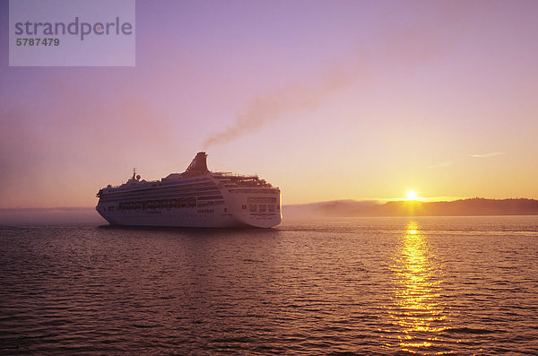 Hafen Schiff Norwegen Kreuzfahrtschiff British Columbia Kanada verlassen