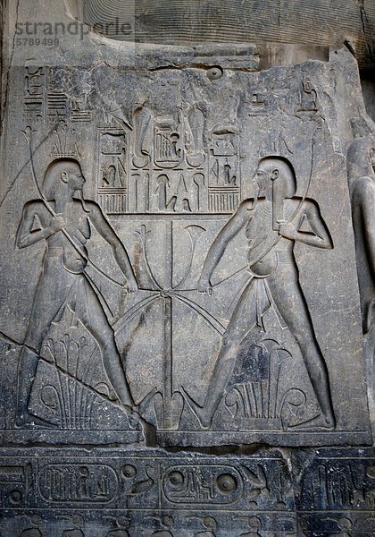 Figuren und Hieroglyphen im Luxor-Tempel  Ägypten