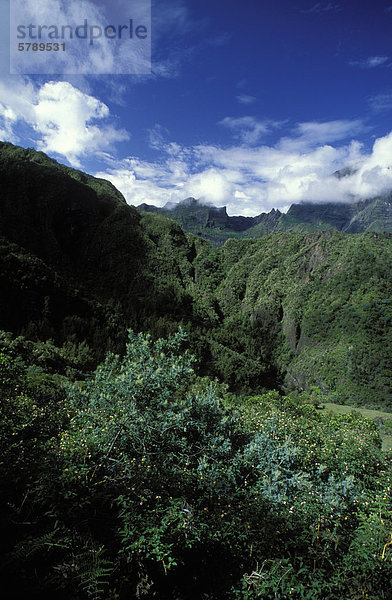 Krater in den Bergen  Cilaos  Reunion
