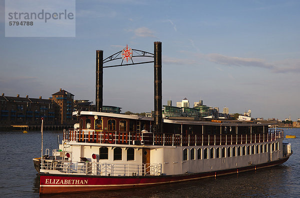 The Elizabethan  Ausflugs- und Passagierschiff auf der Themse  London  England  Gro_britannien  Europa