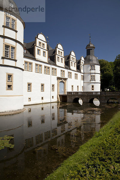 Schloss Neuhaus  Paderborn  Nordrhein-Westfalen  Deutschland  Europa