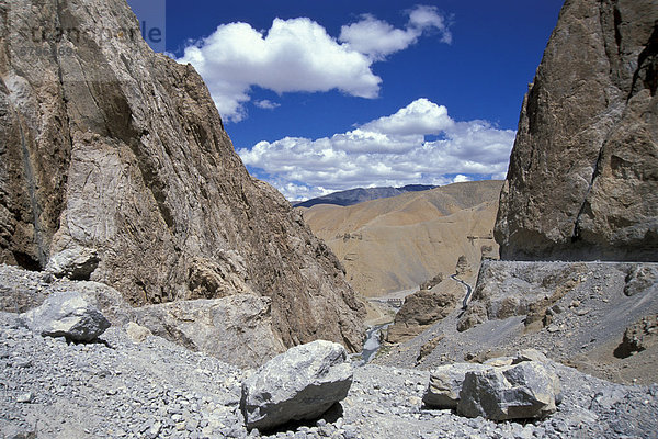 Manali-Leh-Highway  bei Pang  Ladakh  indischer Himalaya  Jammu und Kaschmir  Nordindien  Indien  Asien