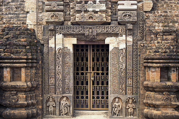 Zugang zu einem Schrein  Ausgrabungsstätte  ehemaliges buddhistisches Kloster  Udayagiri oder Udaigiri  Orissa  Ostindien  Indien  Asien