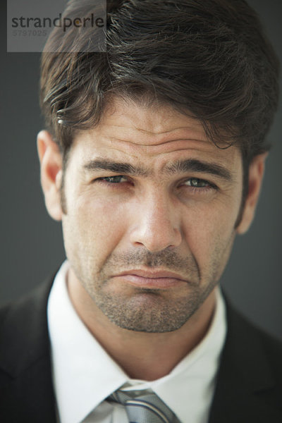Mann mit traurigem Gesichtsausdruck  Portrait