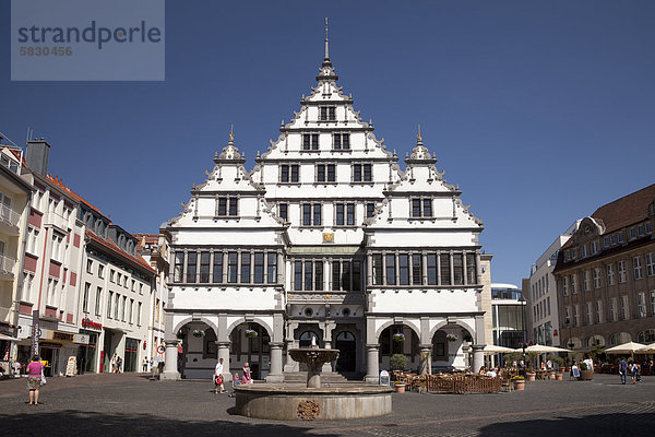 Rathaus am Rathausplatz  Paderborn  Ostwestfalen-Lippe  Nordrhein-Westfalen  Deutschland  Europa  ÖffentlicherGrund