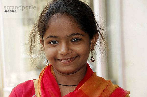 Indisches Mädchen  Portrait  Udaipur  Rajasthan  Nordindien  Asien
