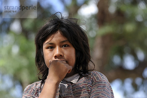 Mädchen  Portrait  Gemeinde des indigenen Volkes der Wichi  Comunidad Tres Pocos  Provinz Formosa  Argentinien  Südamerika
