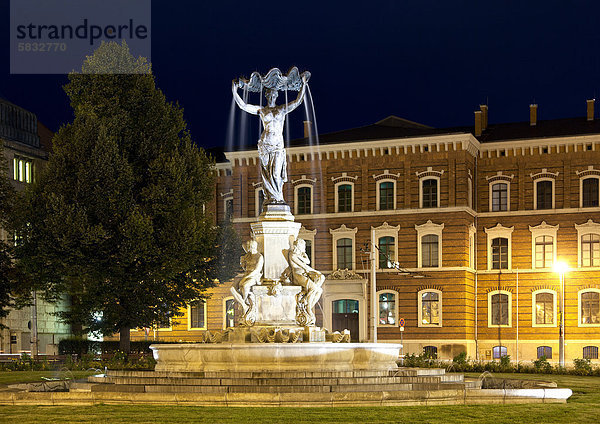 Brunnen Muschelminna  Amtsgericht  Postplatz  Görlitz  Oberlausitz  Lausitz  Sachsen  Deutschland  Europa  ÖffentlicherGrund