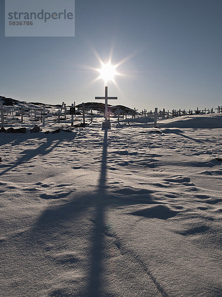 Schatten  Kreuzform  Kreuz  Kreuze  Friedhof