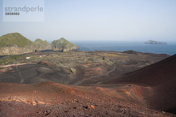Blick vom Krater Eldfell  Insel Heimaey  Vestmannaeyjar oder Westmännerinseln  Su_urland oder Südisland  Island  Europa
