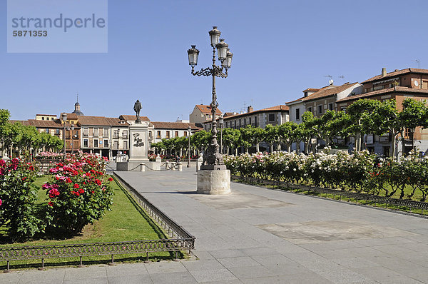 Plaza de Cervantes Platz  Alcala de Henares  Spanien  Europa