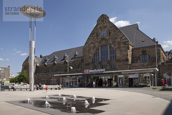 Hauptbahnhof  Aachen  Rheinland  Nordrhein-Westfalen  Deutschland  Europa  ÖffentlicherGrund