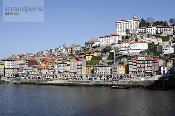 Europa Rückansicht Stadt Brücke Fluss Ansicht UNESCO-Welterbe Ortsteil alt Porto Portugal