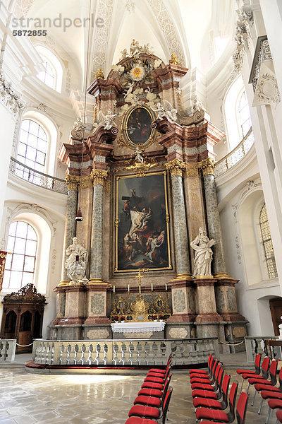 Der Heilig-Blut-Altar von 1931  Basilika St. Martin in Weingarten  Baden-Württemberg  Deutschland  Europa