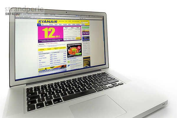 Ryanair Airline  Website der Fluggesellschaft auf Apple MacBook Pro
