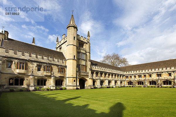 The Cloister  Kreuzgang  Magdalen College  eines von 39 Colleges  die alle unabhängig sind und zusammen die University of Oxford bilden  Oxford  Oxfordshire  Großbritannien  Europa
