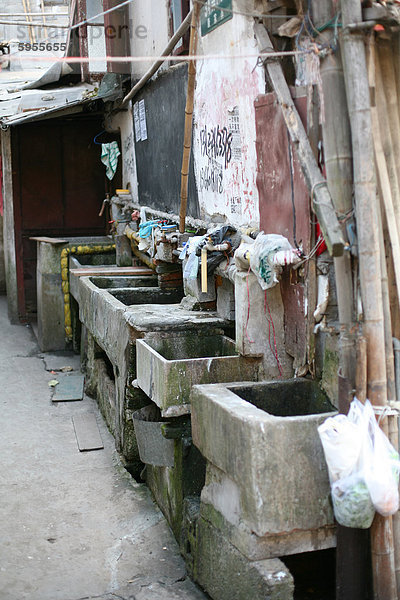 Einfache Wasserversorgung in der Altstadt von Shanghai  China