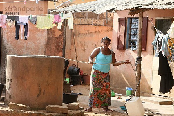 Auch in Afrika  Lome  Togo  Westafrika  Wasser