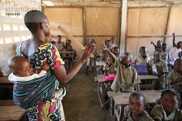 Grundschule in Afrika  Lome  Togo  Westafrika  Afrika