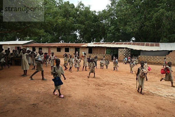 Grundschule in Afrika  Hevie  Benin  Westafrika  Afrika