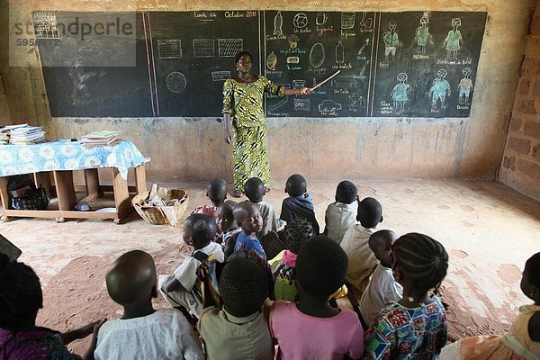 Grundschule in Afrika  Hevie  Benin  Westafrika  Afrika