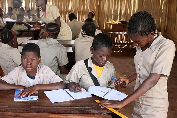 Sekundarschule in Afrika  Hevie  Benin  Westafrika  Afrika