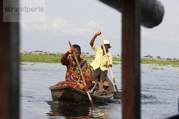 Boot in der Nähe von Ganvié See Dorf am Nokoue See  Benin  Westafrika  Afrika