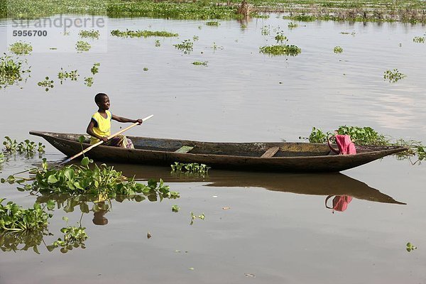 Boot in der Nähe von Ganvié See Dorf am Nokoue See  Benin  Westafrika  Afrika