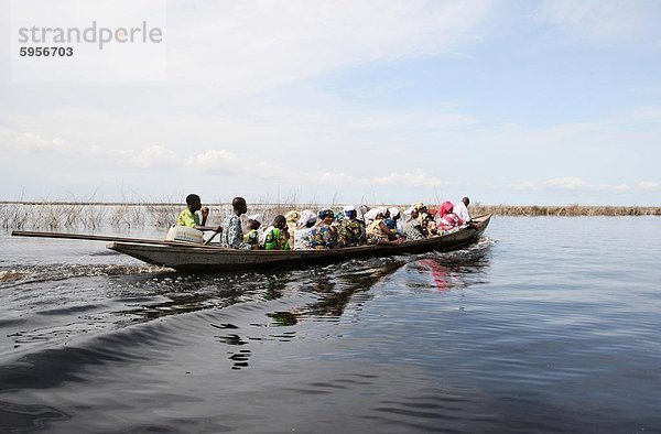 Boot in der Nähe von Ganvié See Dorf am Nokoue See  Benin  Westafrika  Afrika