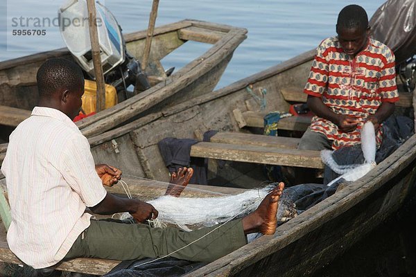 Fischer in Ganvié See Dorf am Nokoue See  Benin  Westafrika  Afrika