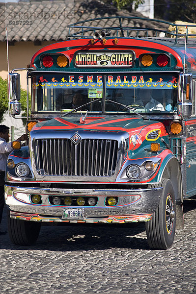 Huhn Bus  Antigua  Guatemala  Zentralamerika