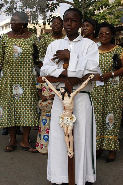 Prozession außerhalb Lome Kathedrale  Lome  Togo  Westafrika  Afrika