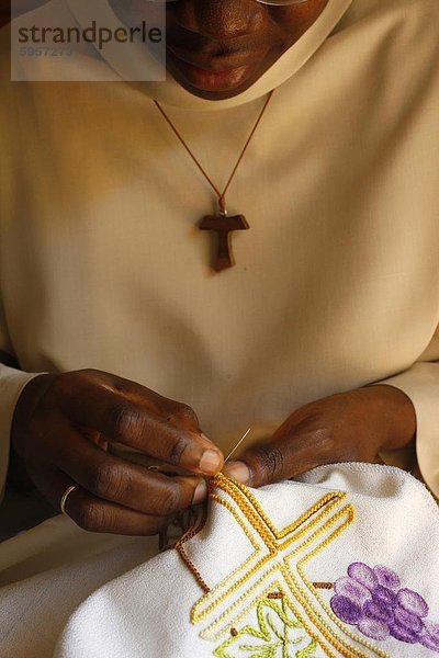 Schneiderin am Akepe katholischen Kloster  Akepe  Togo  Westafrika  Afrika