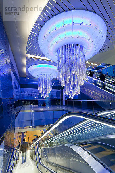 Dubai Metro Station  eröffnet im Jahr 2010  Dubai  Vereinigte Arabische Emirate  Naher Osten