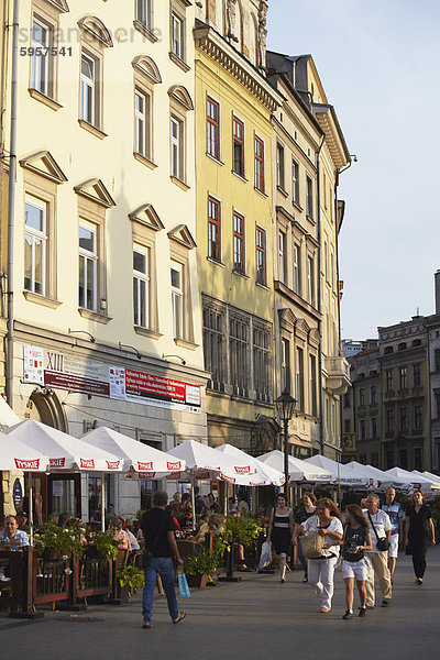 Cafés in Europa  Marktplatz (Rynek Glowny)  Krakau  Polen