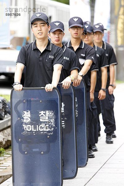 Polizei in Seoul  Südkorea  Asien