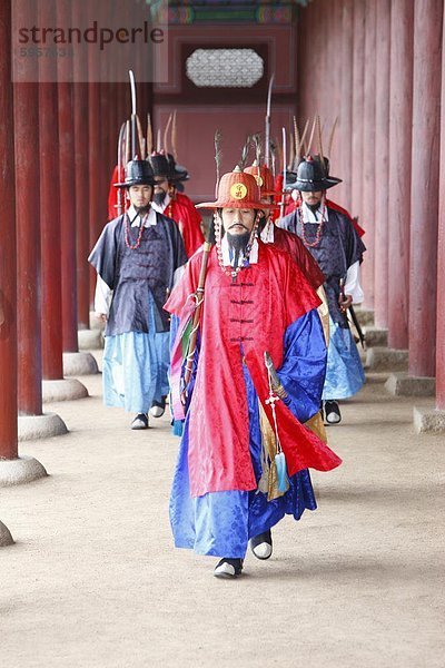 Königlichen Wachen verändernden Zeremonie  Changdeokgung-Palast  Seoul  Südkorea  Asien