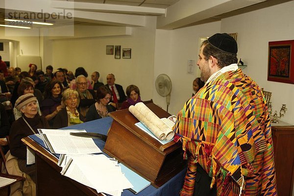 Purim Feier in eine liberale Synagoge  Paris  Frankreich  Europa
