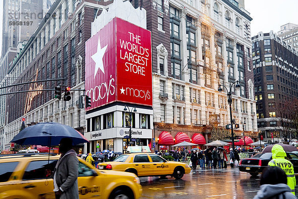 Macys Flagship-Store auf der Sixth Avenue  Manhattan  New York City  New York  Vereinigte Staaten  Nordamerika