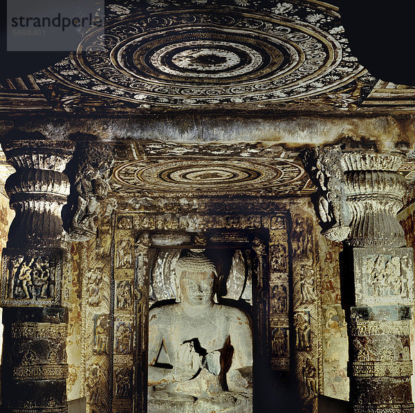 Detail aus buddhistischen Höhle Nr. 2  Ajanta  UNESCO Weltkulturerbe  Maharashtra  Indien  Asien